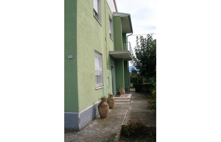 casa indipendente in vendita a Spello