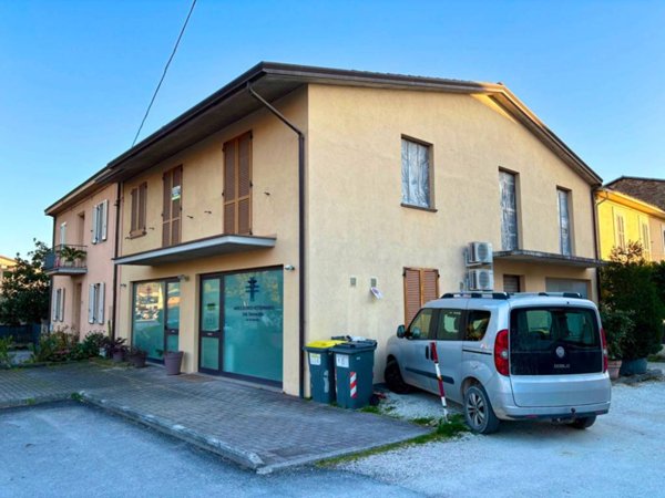negozio in vendita a Spello