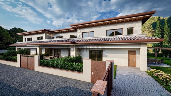 casa indipendente in vendita a Spello