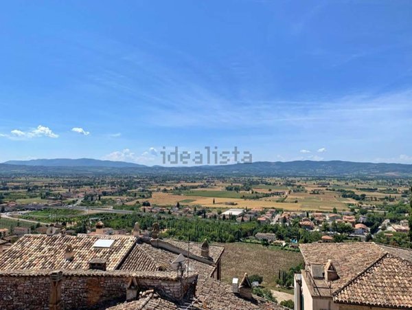 casa indipendente in vendita a Spello