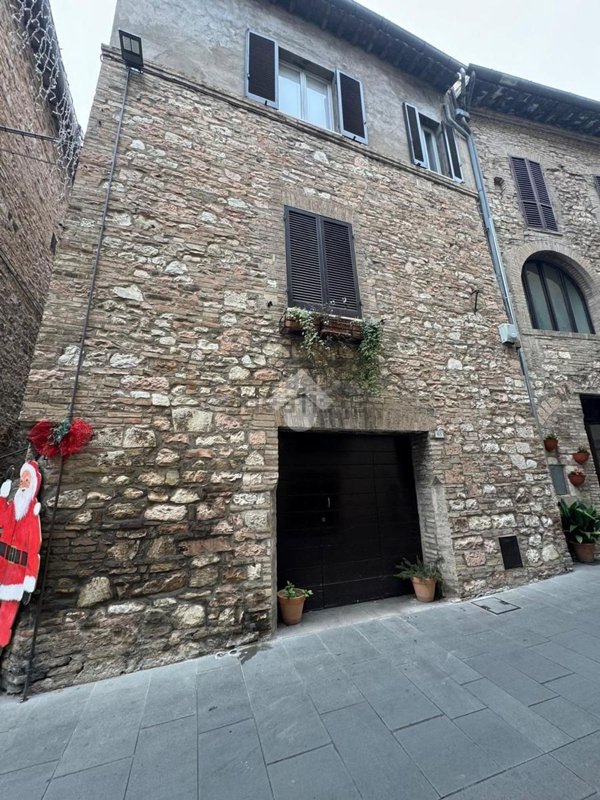 casa semindipendente in vendita a Spello