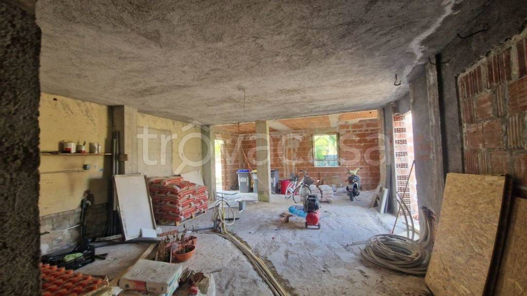 casa indipendente in vendita a Spello