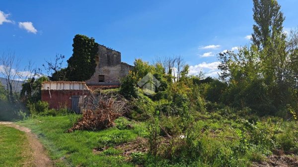 casa indipendente in vendita a Spello