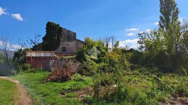 casa indipendente in vendita a Spello