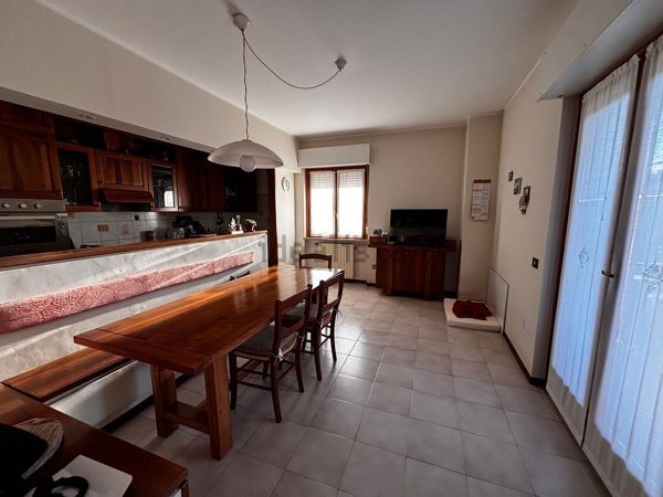 casa indipendente in vendita a Spello