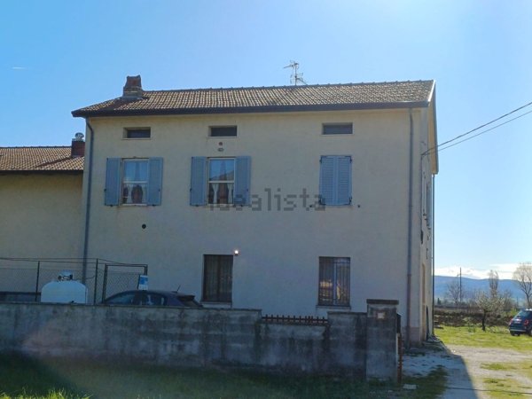 casa indipendente in vendita a Spello