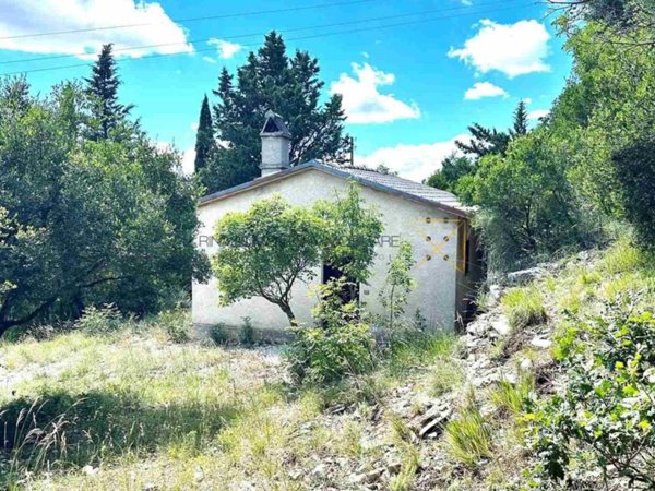 casa indipendente in vendita a Spello