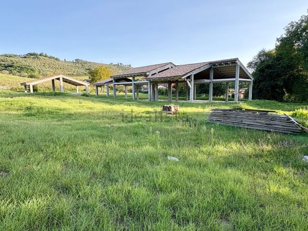 casa indipendente in vendita a Spello