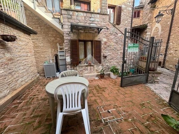 appartamento in vendita a Spello in zona Collepino