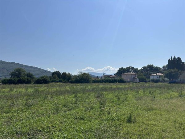 terreno edificabile in vendita a Spello