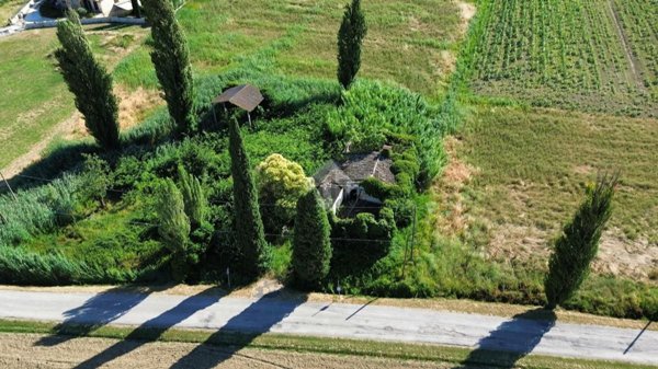 casale in vendita a Spello