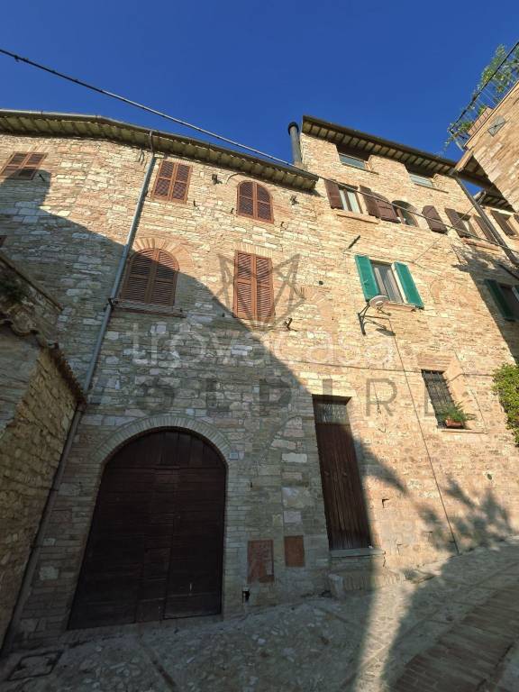 casa indipendente in vendita a Spello