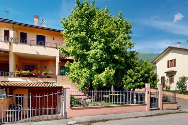 casa indipendente in vendita a Spello in zona Capitan Loreto