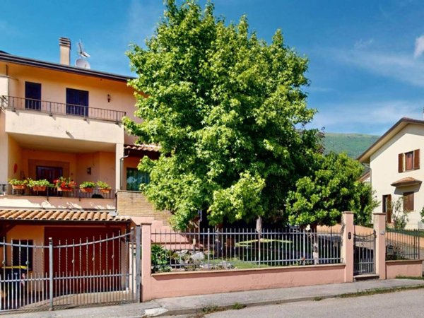 casa indipendente in vendita a Spello in zona Capitan Loreto