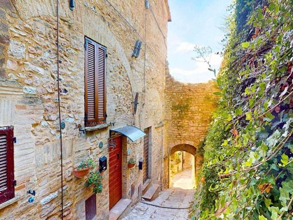 casa semindipendente in vendita a Spello