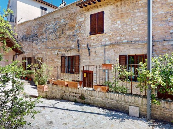 casa semindipendente in vendita a Spello