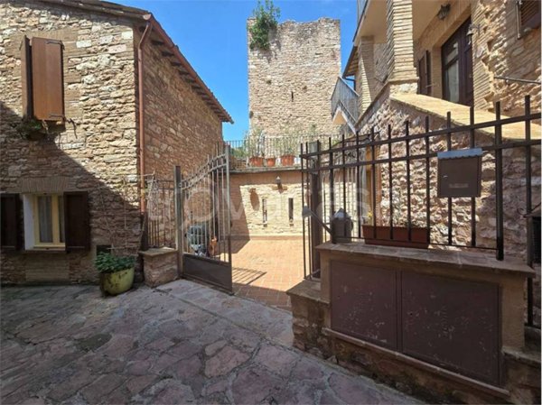 appartamento in vendita a Spello in zona Collepino