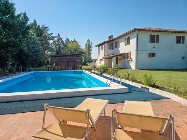 casale in vendita a Spello