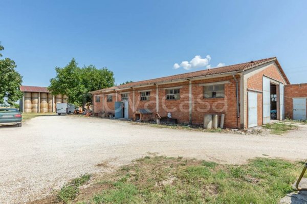 casa indipendente in vendita a Spello in zona Acquatino