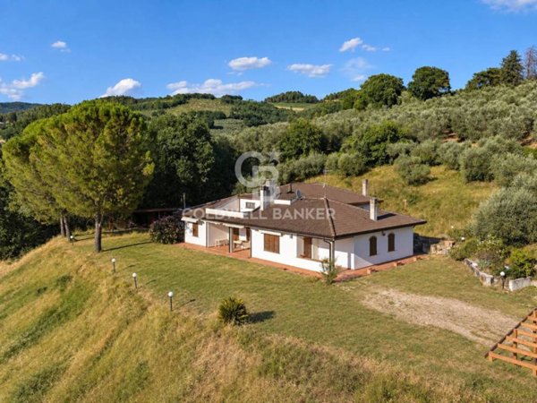 casa indipendente in vendita a Spello