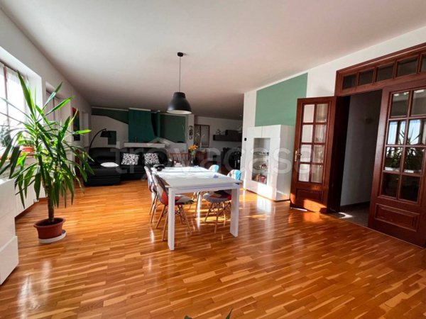 casa indipendente in vendita a Spello
