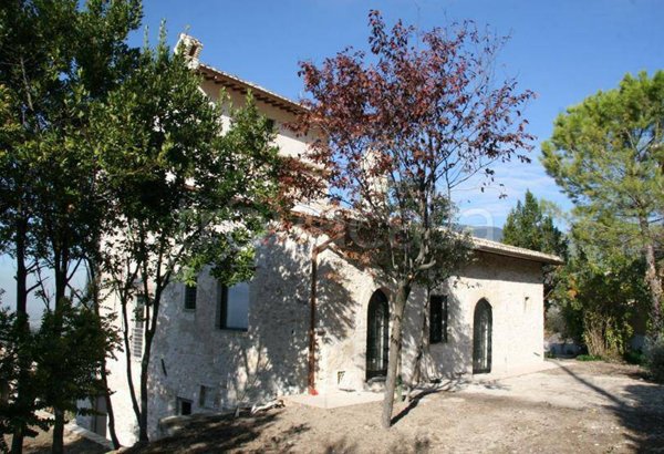 casa indipendente in vendita a Spoleto in zona Poreta