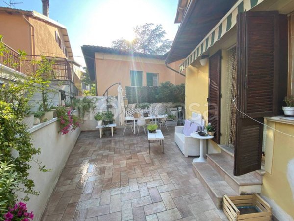 appartamento in vendita a Spoleto in zona Baiano
