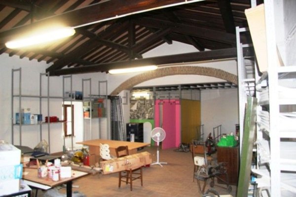 locale di sgombero in vendita a Spoleto