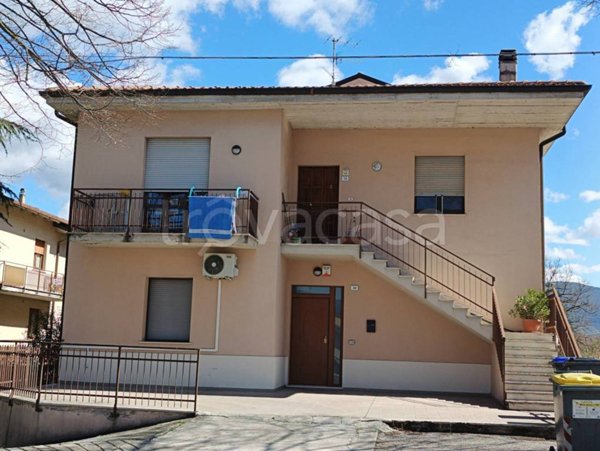 appartamento in vendita a Spoleto in zona Pontebari