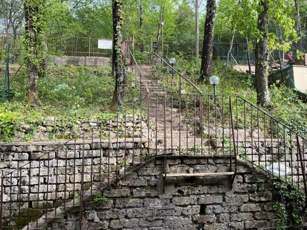 casa indipendente in vendita a Spoleto