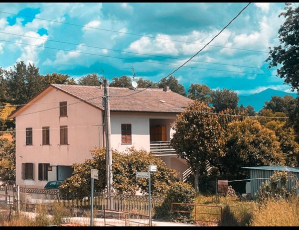 appartamento in vendita a Spoleto in zona Morgnano