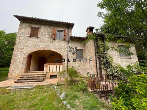 casa indipendente in vendita a Spoleto