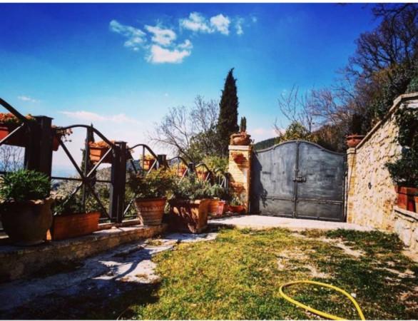 casa indipendente in vendita a Spoleto