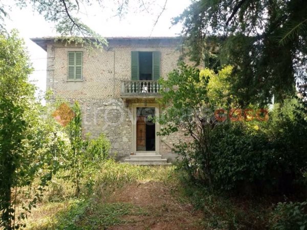 casa indipendente in vendita a Spoleto