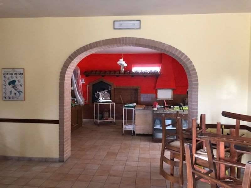 negozio in vendita a Spoleto in zona Valdarena