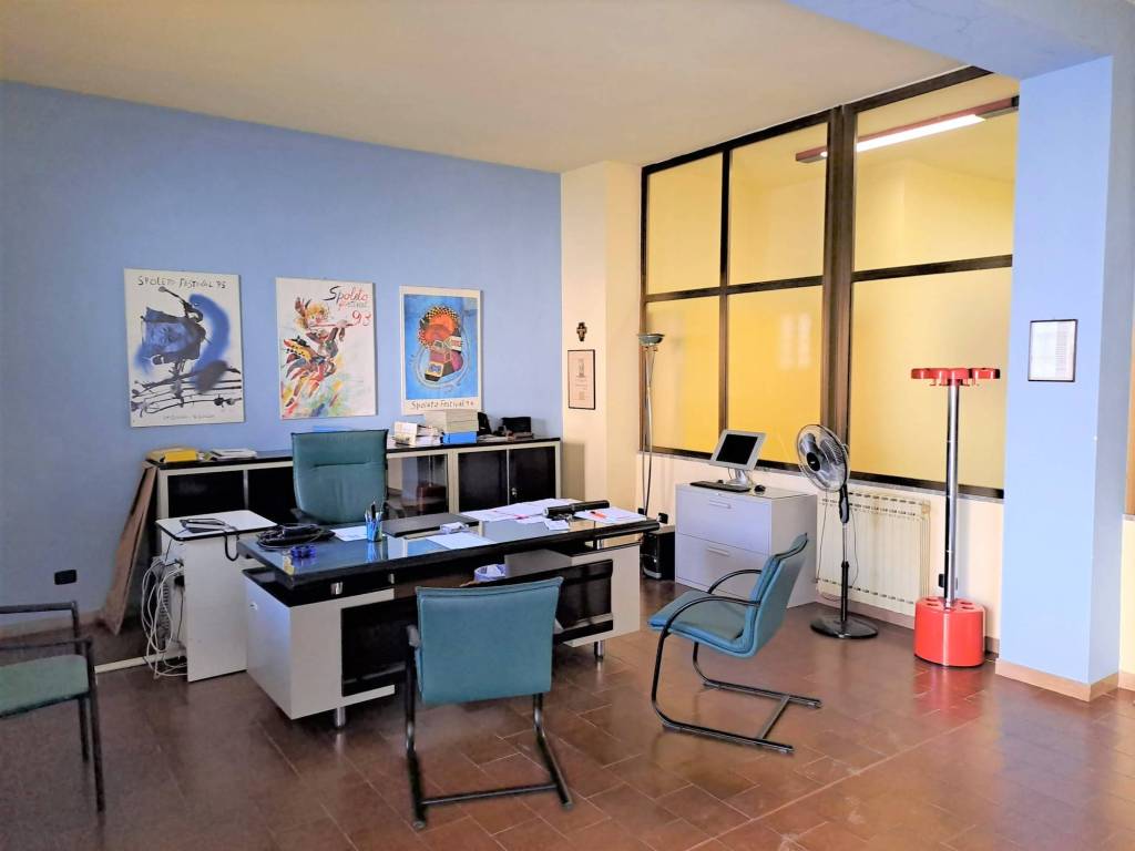 ufficio in vendita a Spoleto