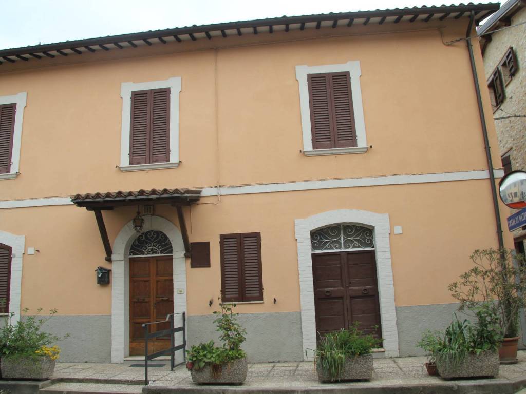casa indipendente in vendita a Spoleto