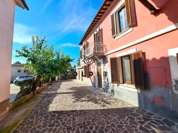 casa indipendente in vendita a Spoleto in zona San Giacomo