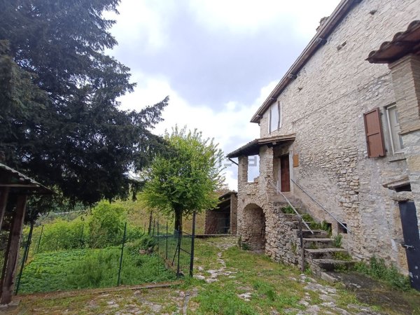 quadrivano in vendita a Spoleto in zona Ancaiano