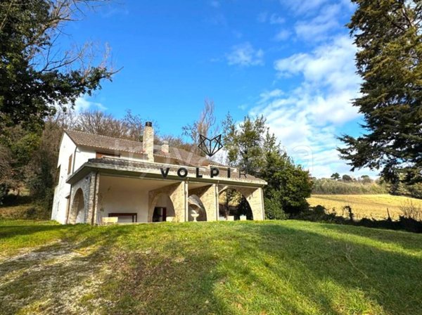 casa indipendente in vendita a Spoleto