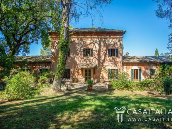 casa indipendente in vendita a Spoleto
