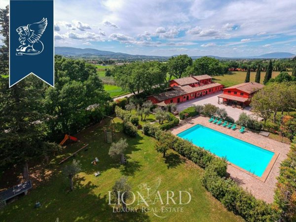 negozio in vendita a Spoleto in zona Eggi