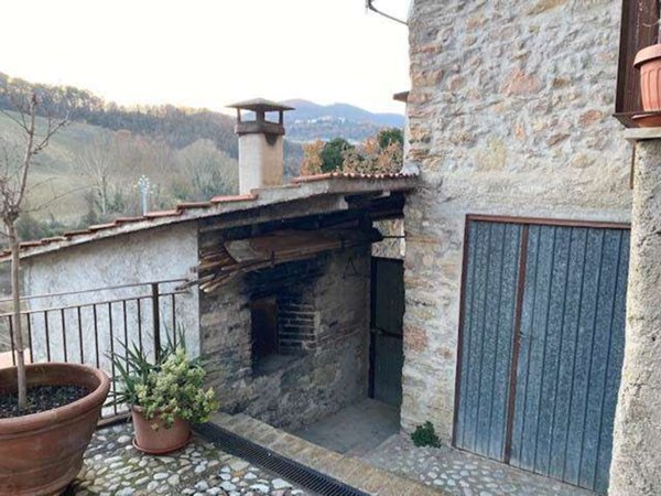 casa indipendente in vendita a Spoleto
