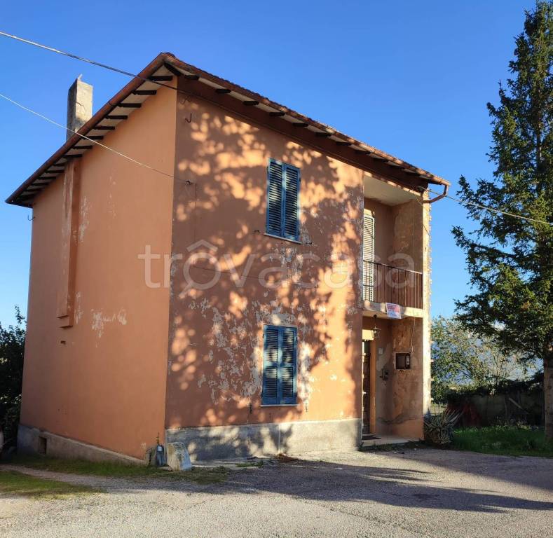 casa indipendente in vendita a Spoleto