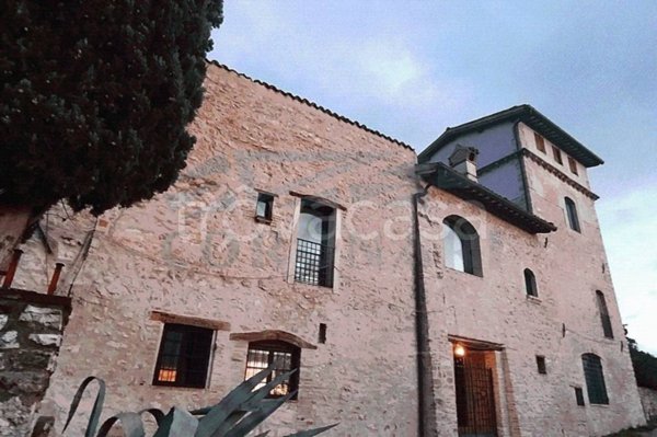 appartamento in vendita a Spoleto in zona Poreta