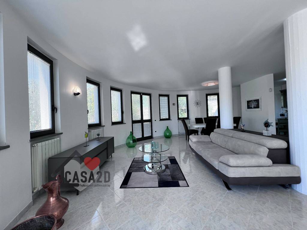 casa indipendente in vendita a Spoleto