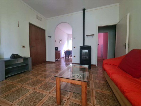 casa indipendente in vendita a Spoleto
