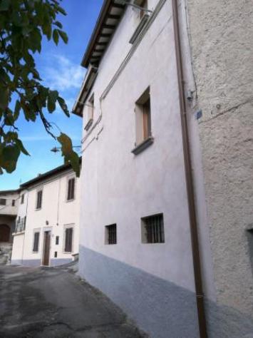 casa indipendente in vendita a Spoleto