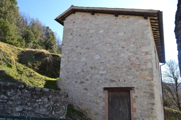 casa indipendente in vendita a Spoleto in zona Monteluco