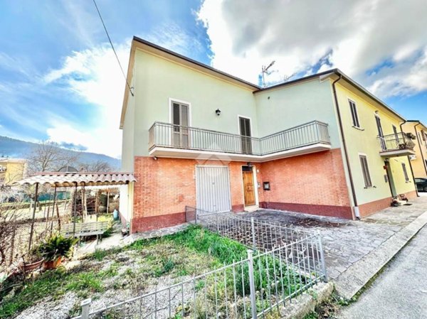 casa indipendente in vendita a Spoleto in zona San Giovanni di Baiano
